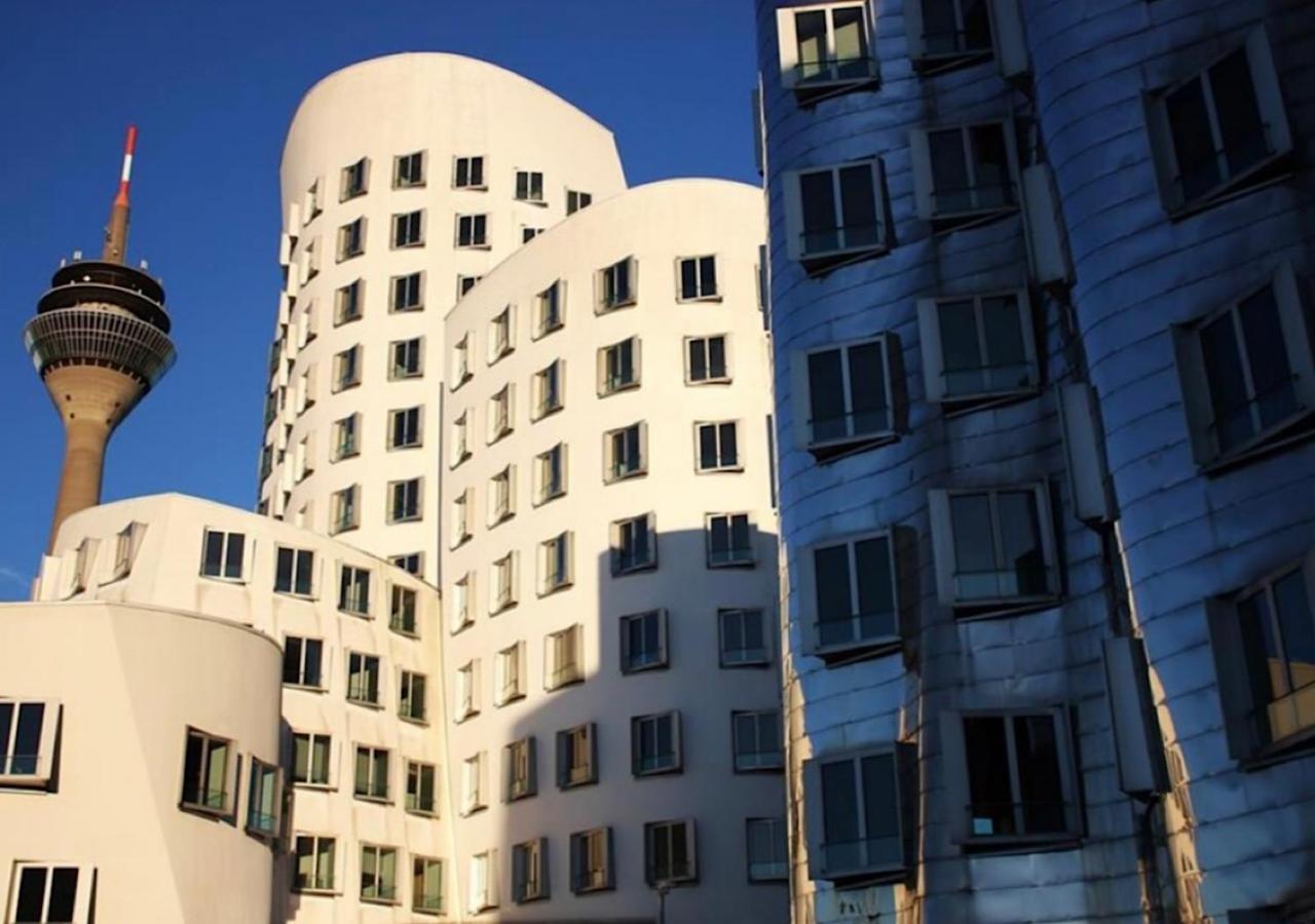 Medienhafen Apartment Direkt Am Zentrum Düsseldorf Exterior foto