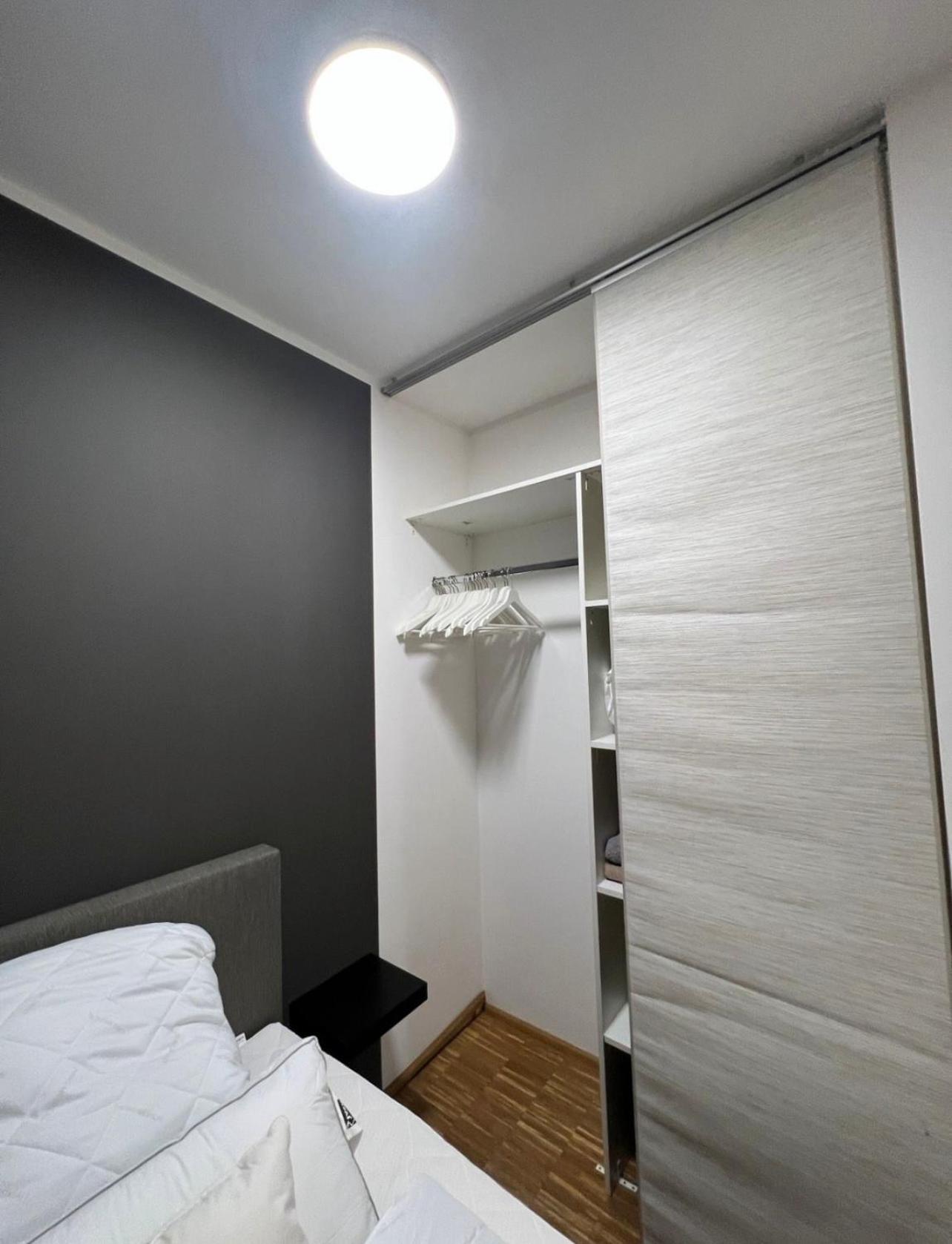 Medienhafen Apartment Direkt Am Zentrum Düsseldorf Exterior foto