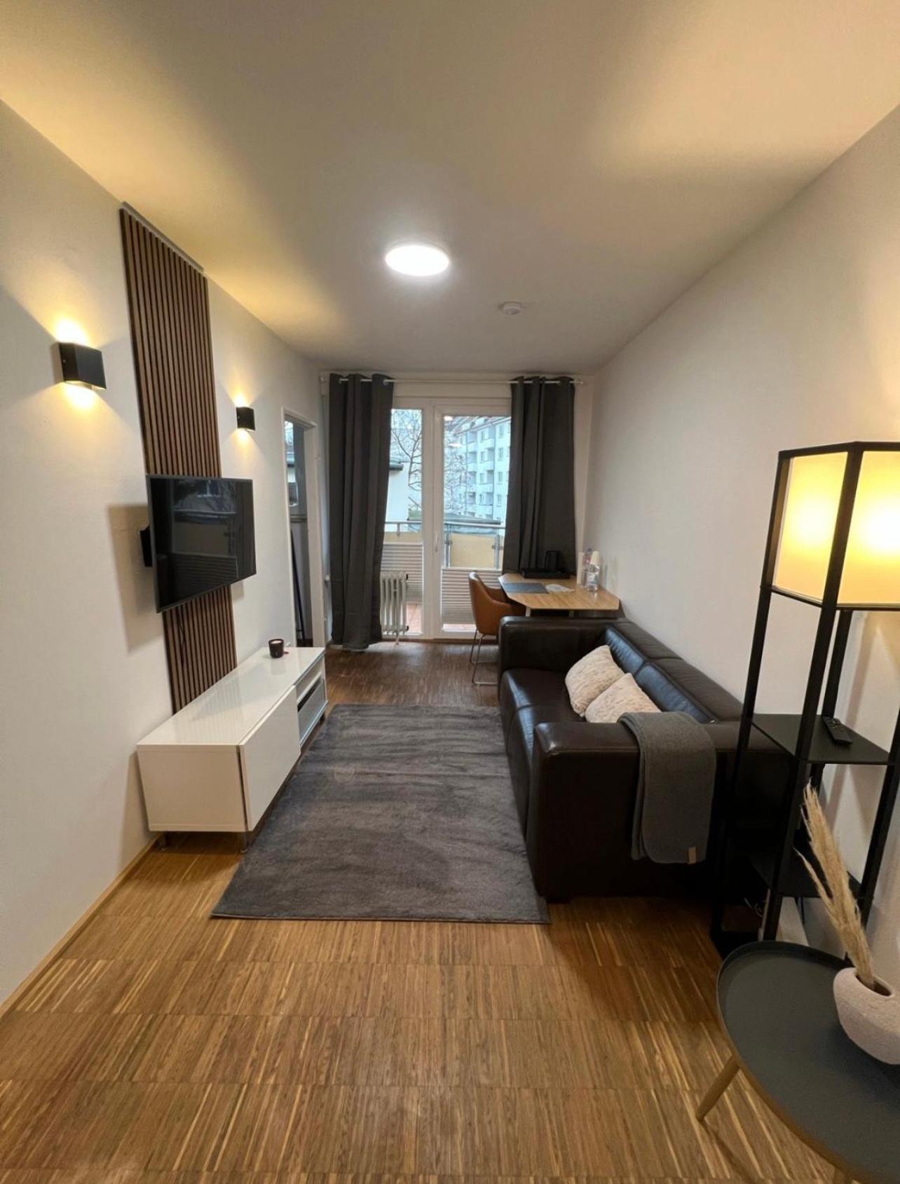 Medienhafen Apartment Direkt Am Zentrum Düsseldorf Exterior foto